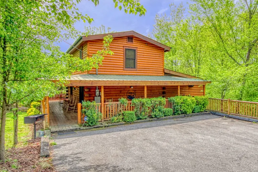 Familienfreundliches Ferienhaus mit Grill, Whirlpool und privatem Pool | Stadtblick - Image 1