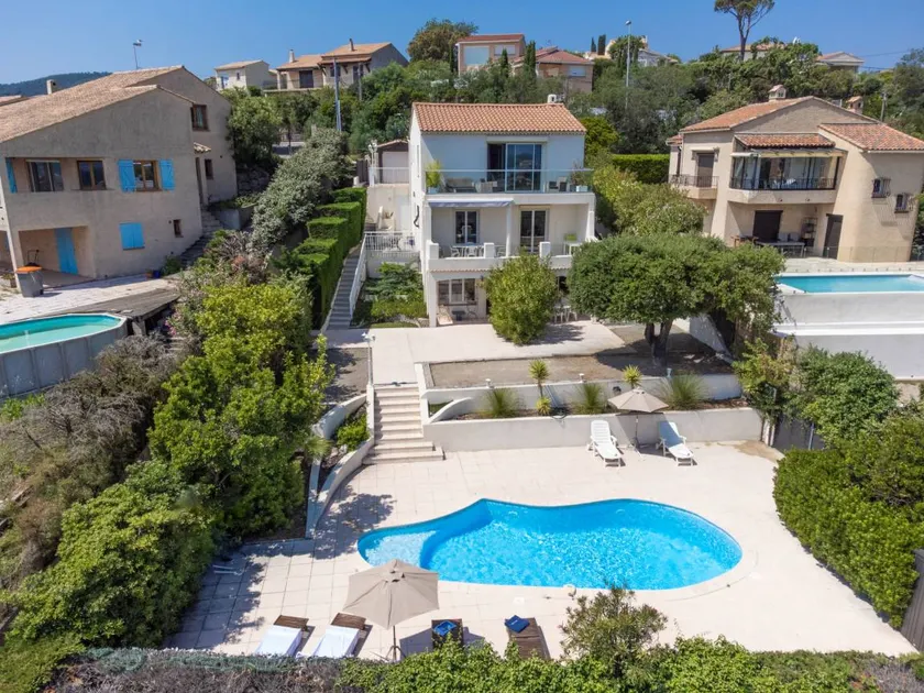 Merveilleuse maison conviviale et familiale avec piscine privée, terrasse et jardin | Vue mer | Idéale pour le télétravail | Avec animaux autorisés - Image 1