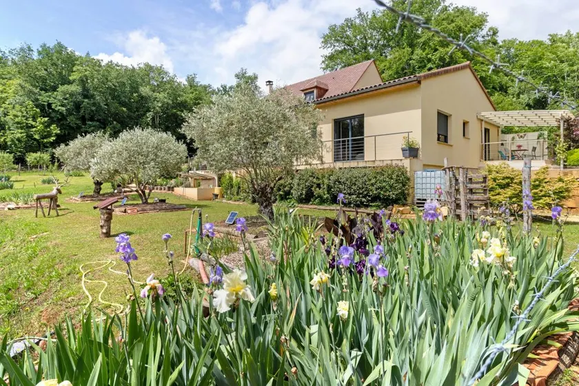 Bed and breakfast with terrace & garden | Mountain view - Image 1