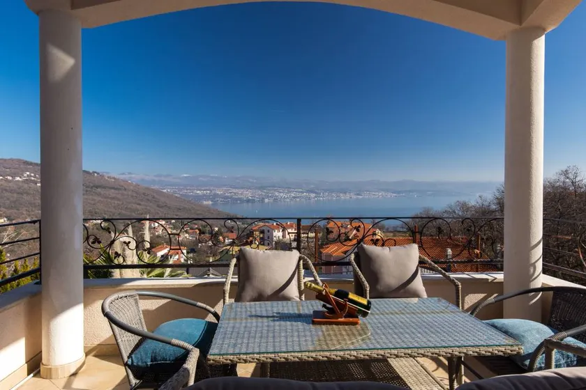 Holiday apartment with barbecue, pool & terrace | Garden view - Image 1