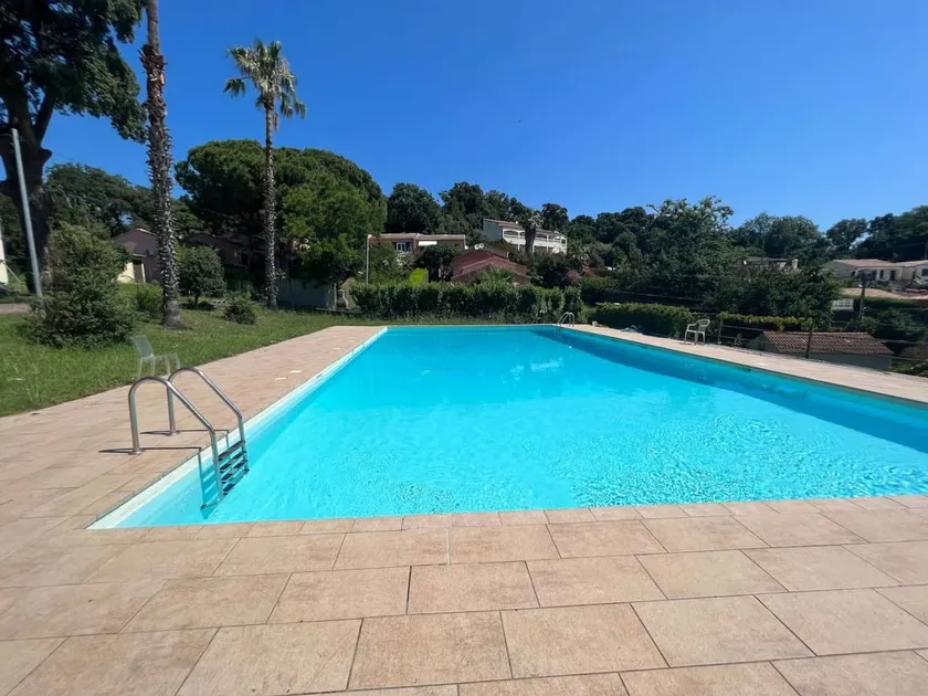 Ferienhaus mit Pool und Terrasse | Poolblick - Image 1