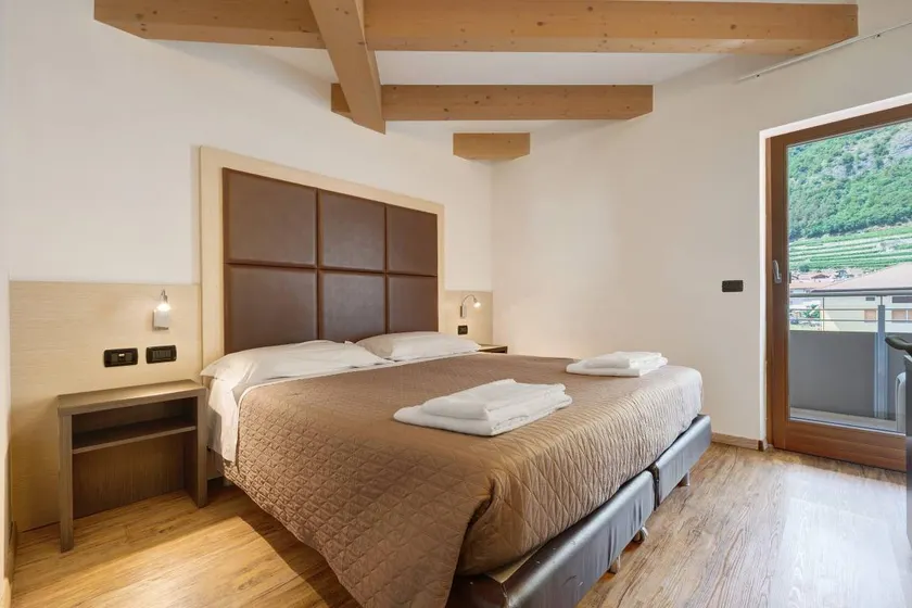 Room 'Camera Matrimoniale' with Mountain View, Wi-Fi and Air Conditioning - Image 1