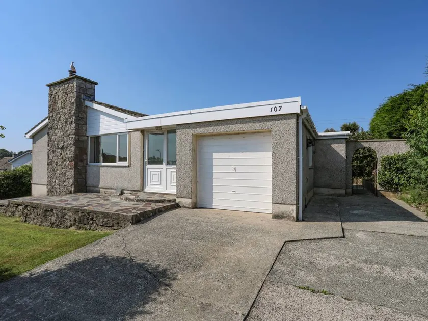 Child-friendly lovely cottage with garden | Next to the beach | Pets allowed - Image 1