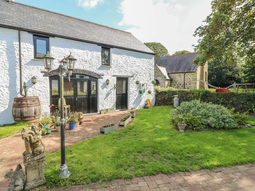 Cottage with garden & barbeque - Image 1