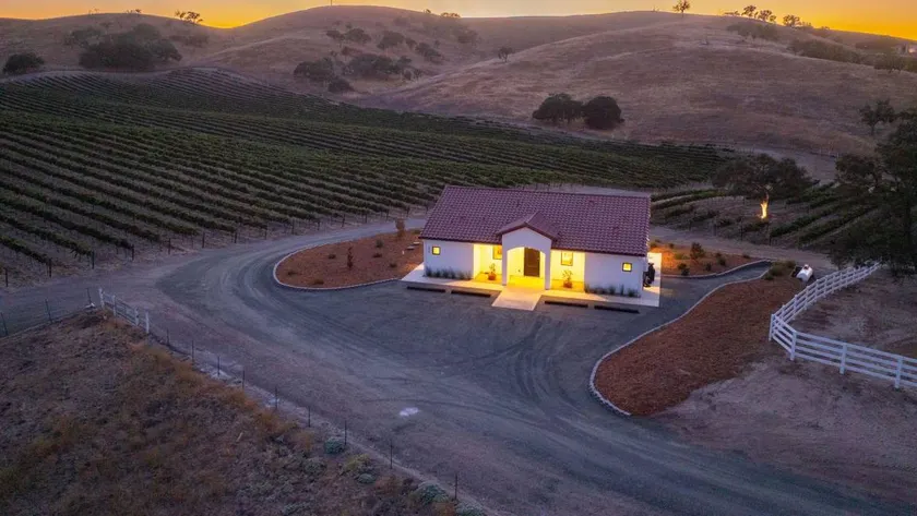Mission de los Robles by Avantstay Vineyard Views + King Suites + Patio Paso Robles Wine Country - Image 1