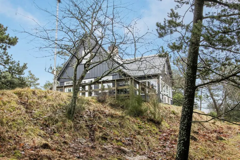 Fully equipped pleasant holiday home with terrace - Image 1
