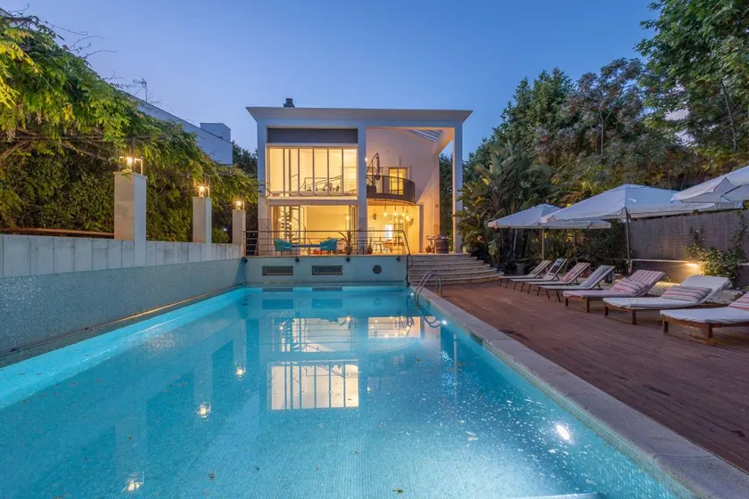 Grande villa entièrement équipée avec piscine privée, jardin et internet haut débit | Vue plage | À côté de la plage | Parfaite pour le travail à distance | Avec animaux admis - Image 1