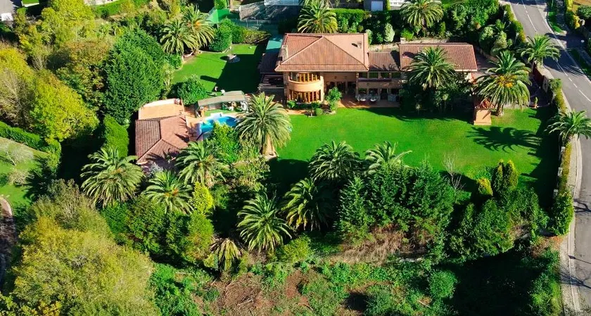 Merveilleuse chambre chez l'habitant adaptée aux familles avec barbecue, piscine privée et jardin - Image 1