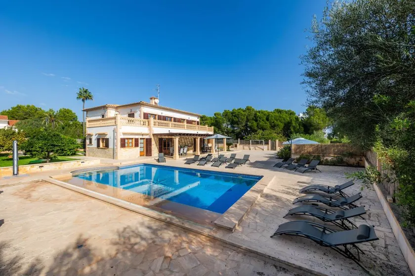 Agréable maison de vacances entièrement équipée avec jardin, terrasse et piscine privée - Image 1