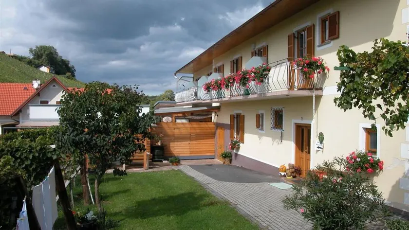 Child-friendly apartment with sauna, garden & terrace - Image 1