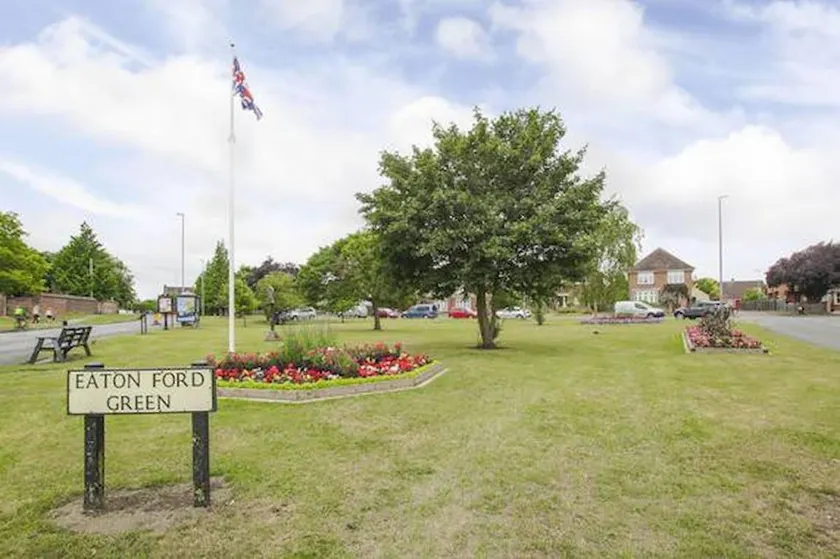 2 Bedroom Apartment St Neots Riverside Park Area - Image 1