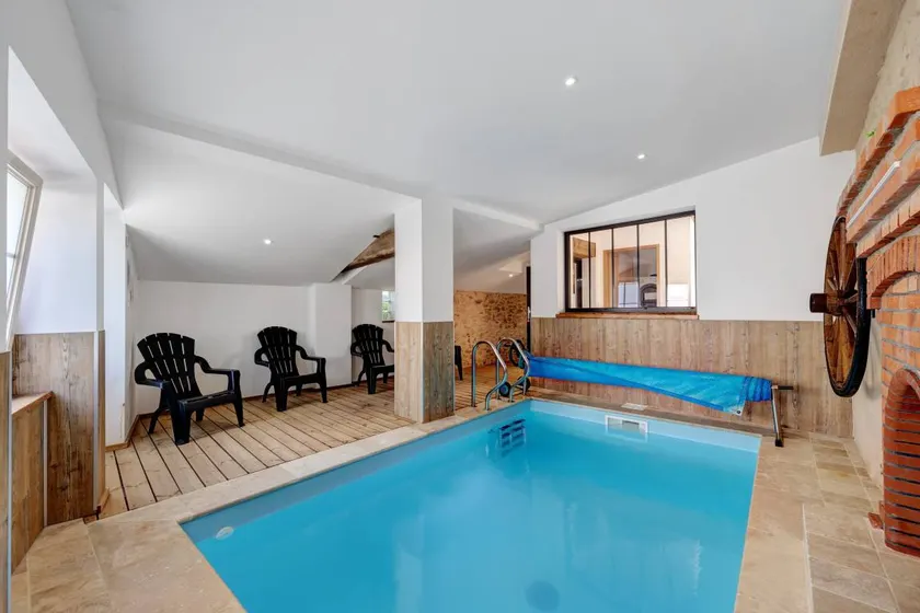 Cottage with jacuzzi, pool & garden | River view - Image 1