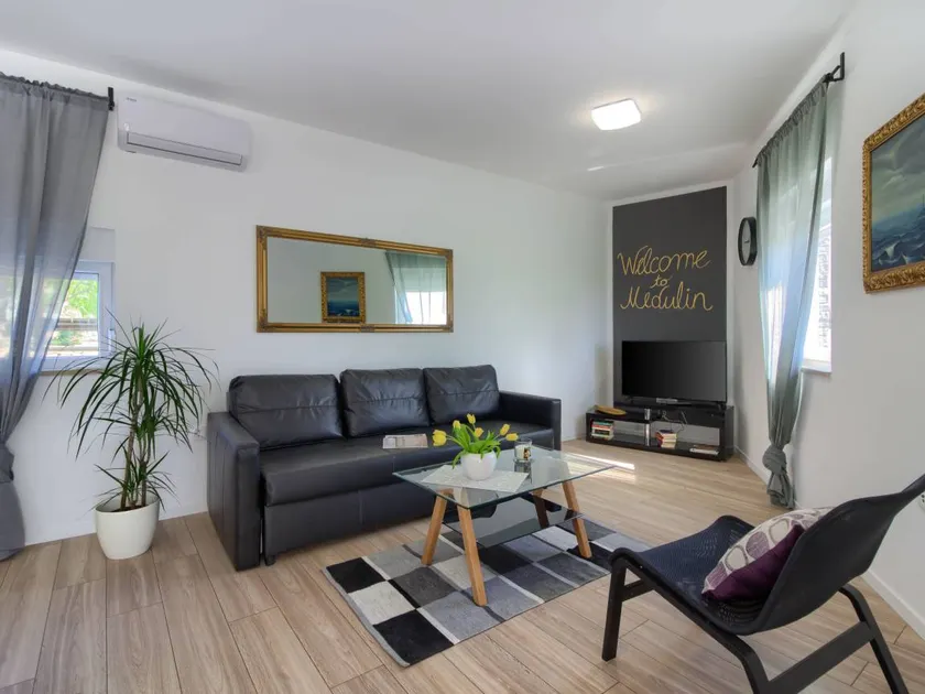 Holiday home with barbecue, private pool & garden - Image 1