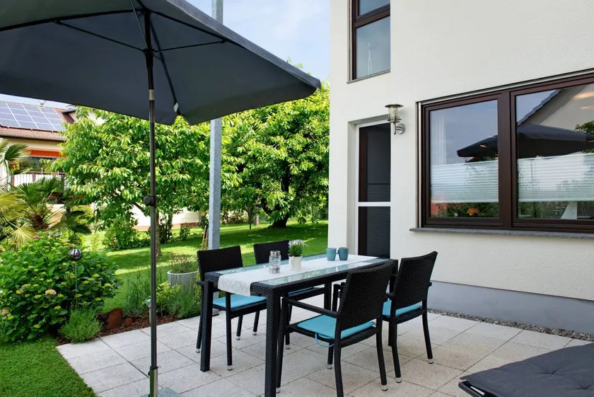 Apartment with terrace - Image 1