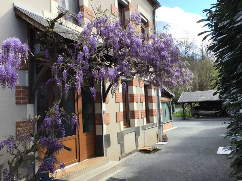 Holiday Home "Gîte for 6 People" with Private Terrace and Wi-Fi - Image 1
