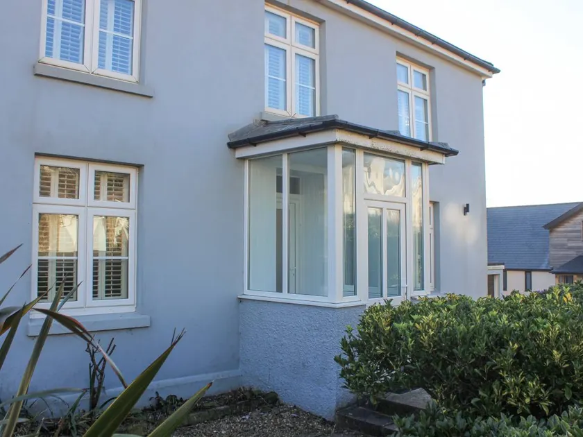Cottage with terrace & garden - Image 1