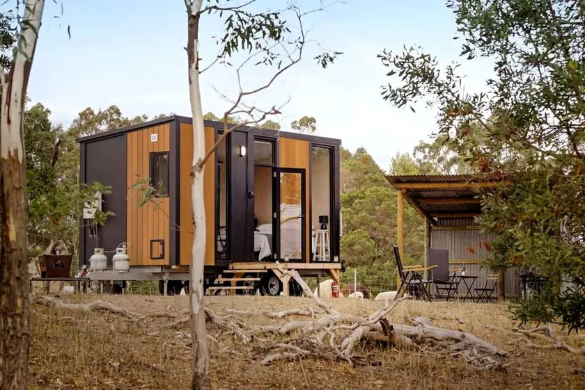 Cozy Secluded Tiny House in Arahat, Victoria - Image 1