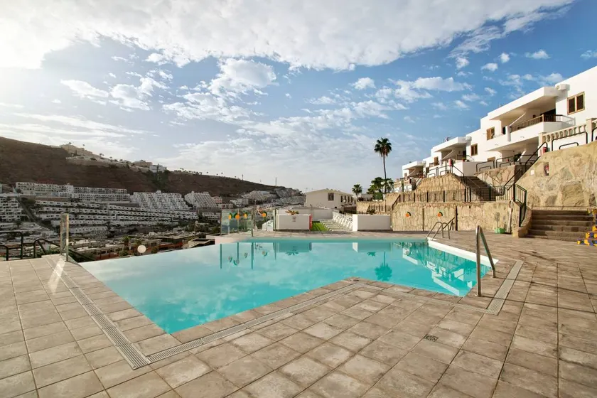 Merveilleux appartement avec piscine, jardin et terrasse | Vue mer | Parfait pour le travail à distance - Image 1