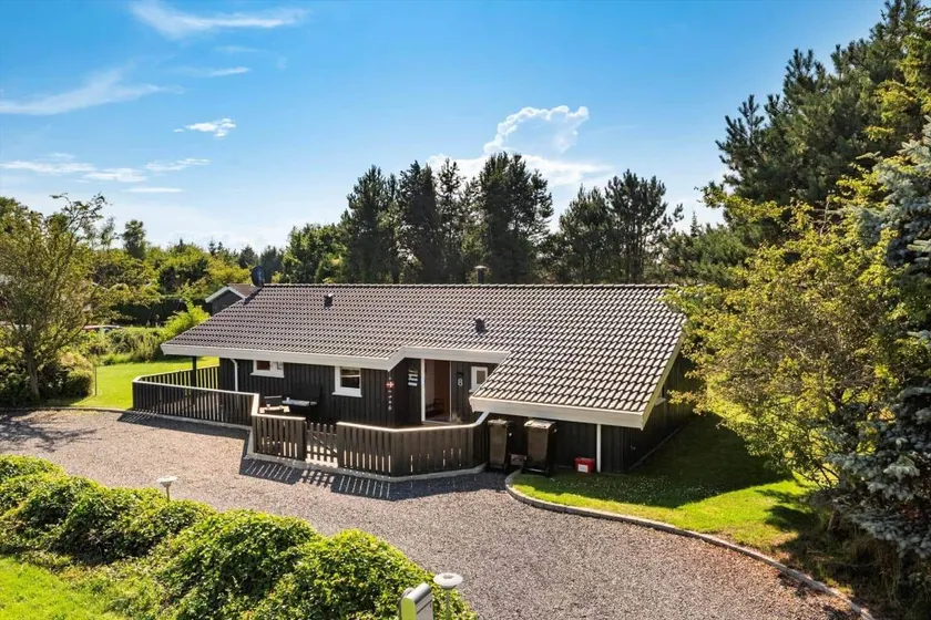 Fully equipped house with terrace, sauna & BBQ - Image 1