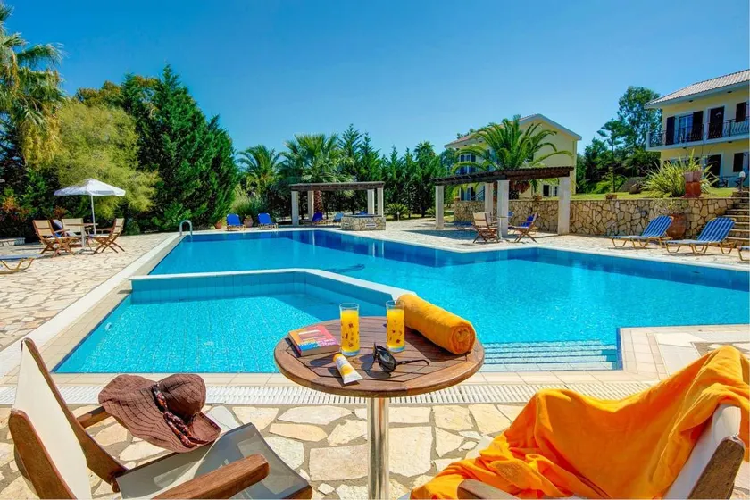 Wonderful villa with pool, terrace & barbeque - Image 1