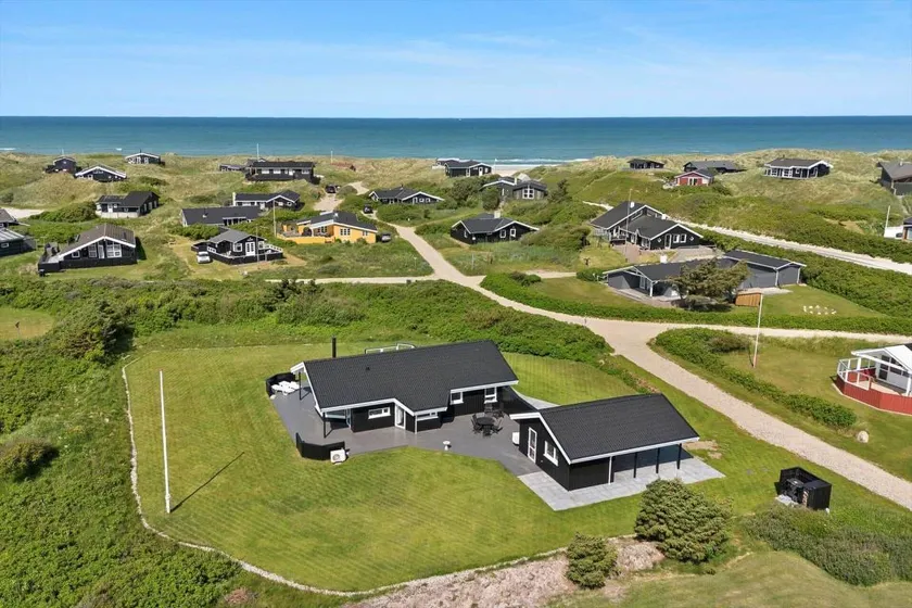 Big house with BBQ & terrace | Close to the beach - Image 1
