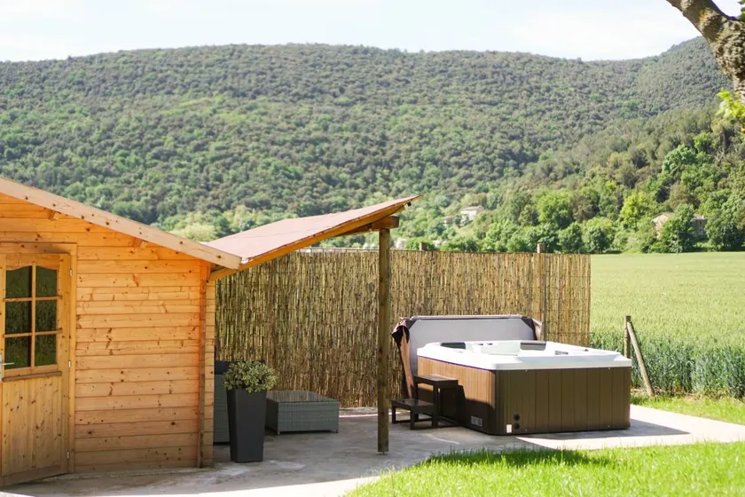Family-oriented house with private pool, barbecue & jacuzzi | Mountain view - Image 1