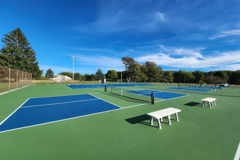 4 bedroom Hideaway Valley condo - swimming pool, tennis, playground - Image 1