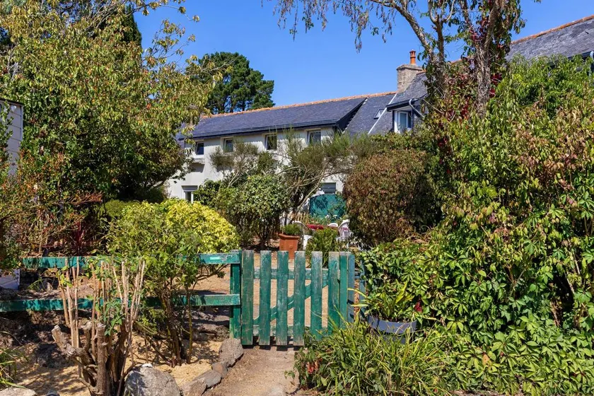 Holiday home with garden, barbecue & terrace | Garden view - Image 1