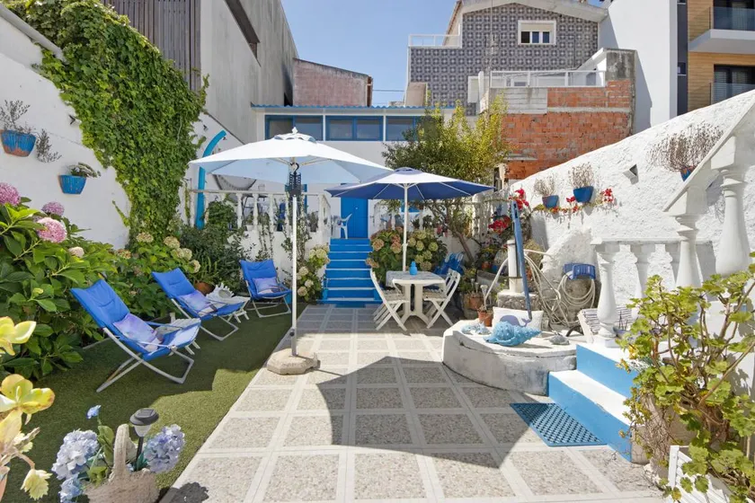 Maison avec jardin, terrasse et barbecue | Vue jardin - Image 1