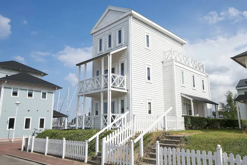 Villa with garden, sauna & terrace - Image 1
