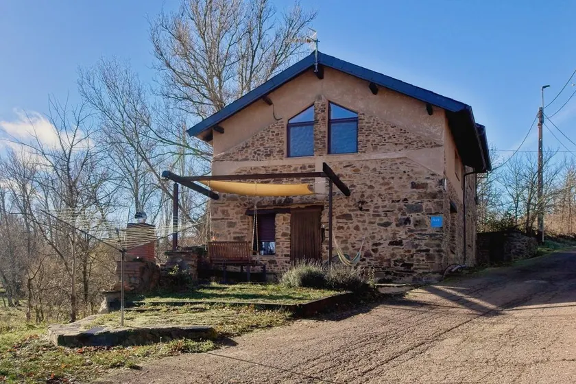 Fully equipped beautiful holiday home with fast internet, terrace & BBQ | Garden view | Good for workation | Dogs allowed - Image 1