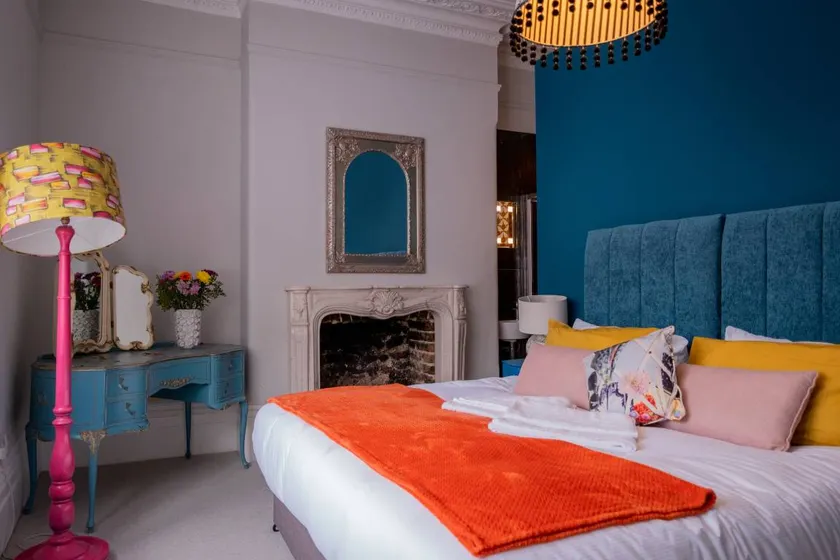 Apartment | Near British Airways i360 - Image 1