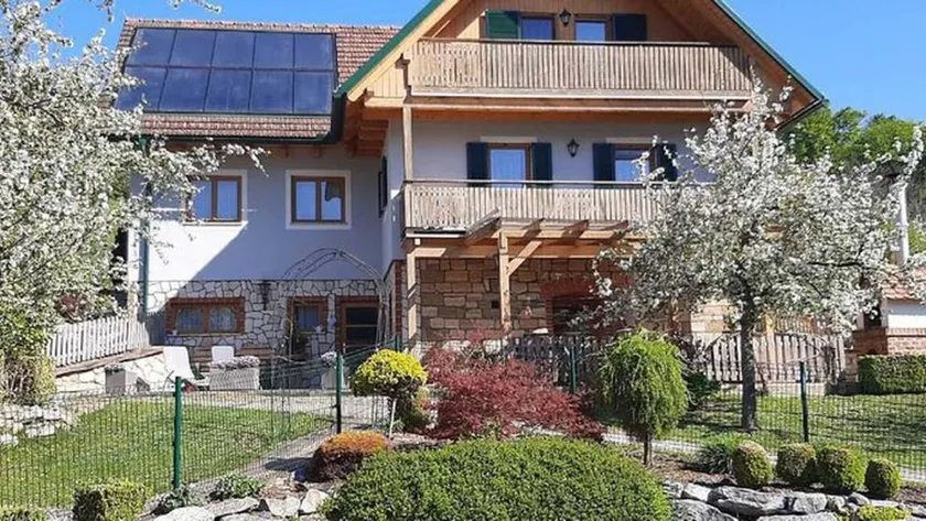 Apartment mit Terrasse, Garten und Pool | Ideal für Homeoffice - Image 1