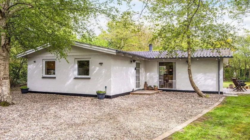 House with terrace & barbeque - Image 1