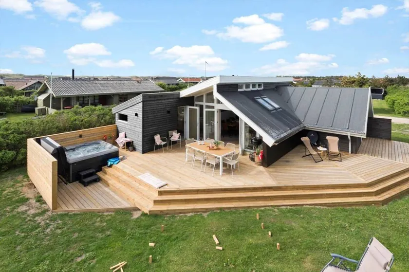 Casa con barbecue, terrazza e idromassaggio - Image 1