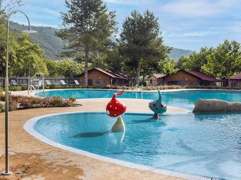 Family-friendly wonderful tent with pool | Pets are welcome - Image 1