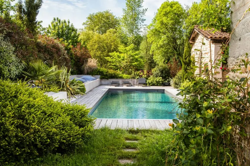 House with terrace, garden & private pool - Image 1