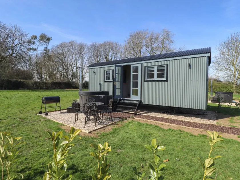 Cottage avec jacuzzi, barbecue et jardin - Image 1