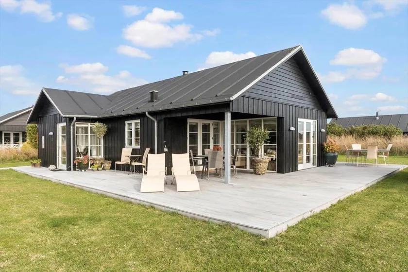 House with jacuzzi, sauna & terrace - Image 1