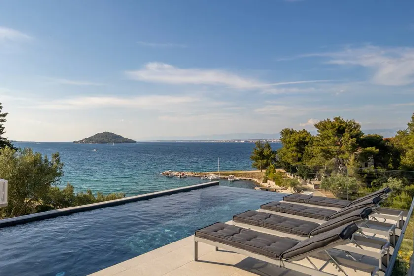 Villa with terrace, garden & private pool | Garden view - Image 1