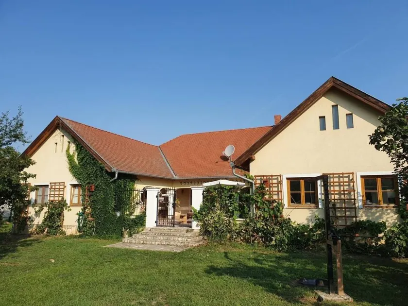 Ferienhaus mit Grill, Terrasse und privatem Pool | Naturblick - Image 1