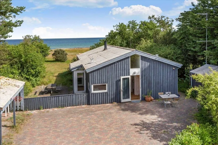 Fully equipped pleasant holiday home with sauna, barbecue & terrace | Sea view | Beach nearby | Pet-friendly - Image 1