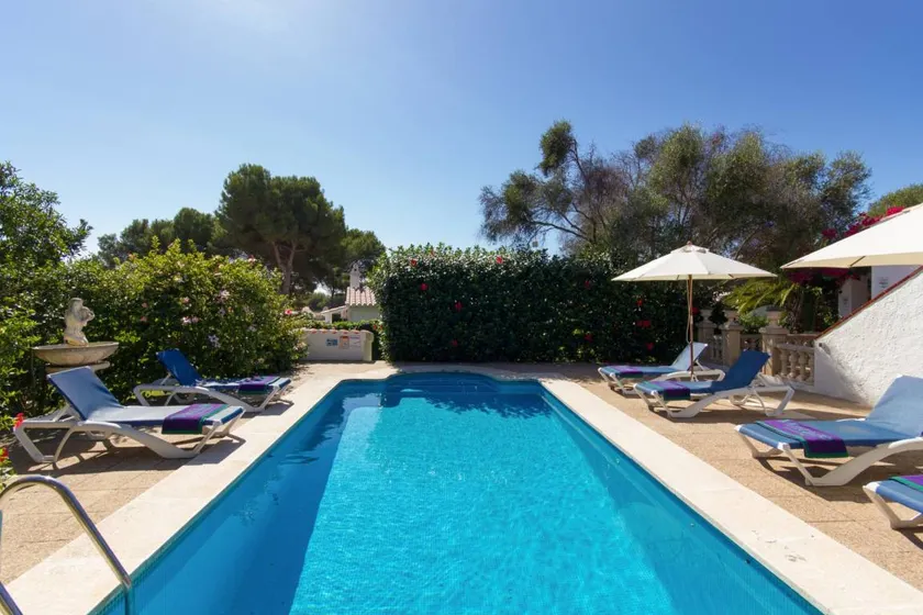 Villa with private pool, terrace & BBQ - Image 1
