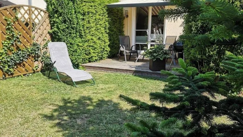Apartment with sauna, barbeque & garden - Image 1