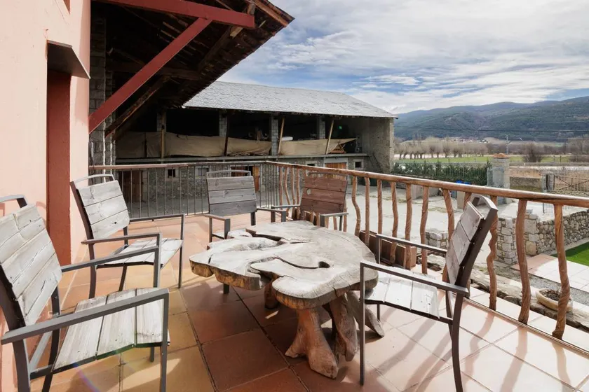 Chalet with terrace & BBQ | Mountain view - Image 1
