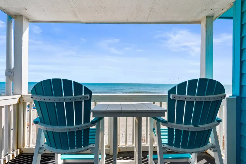 Merveilleux appartement en copropriété convivial et familial avec jardin et piscine | Vue sur l'eau | Plage à proximité - Image 1