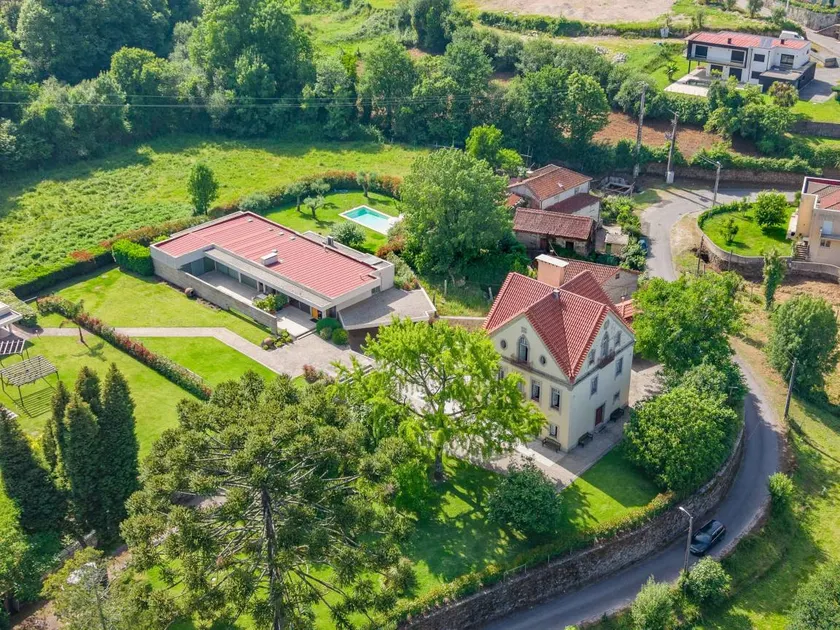 The Luxury and Nature Retreat with pool, jacuzzi and BBQ - Image 1