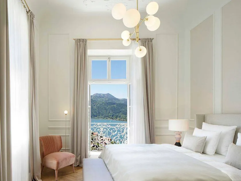 Deluxe Suite - Image 1