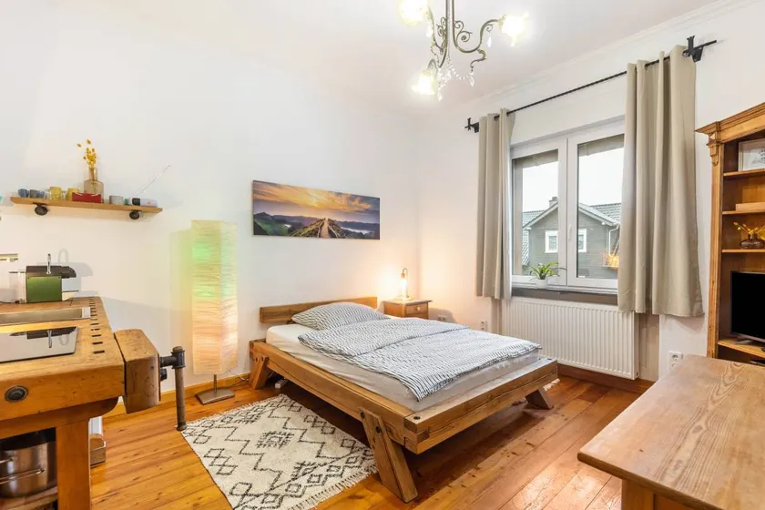 Fantastico appartamento con giardino | Vista sulla città | Perfetto per il lavoro da remoto | Accetta animali domestici - Image 1