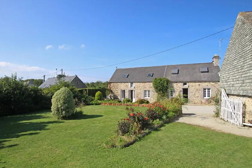 Gite with barbecue, terrace & garden - Image 1